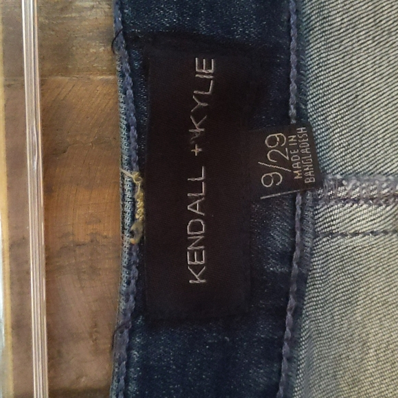 NWT Kendall + Kylie Distressed Denim Skirt - Size 9/29 - Picture 6 of 7